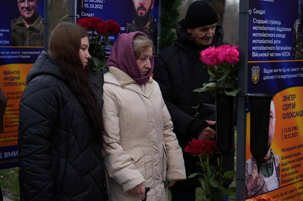 У Кривому Розі сьогодні відкрили вже шосту Алею Слави полеглим Захисникам (фото)
