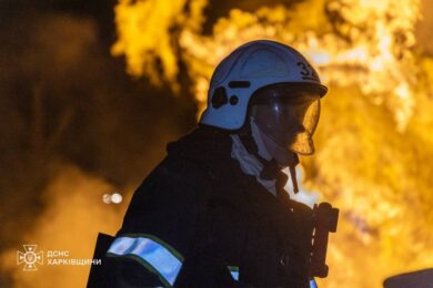 1 загиблий та 14 поранених, удари про критично важливим об’єктам — наслідки ворожих атак на Харківщину за добу