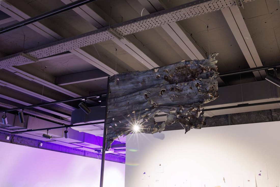 Мистецтво з руїн: український художник створив інсталяцію з уламків ТЕС (фото)