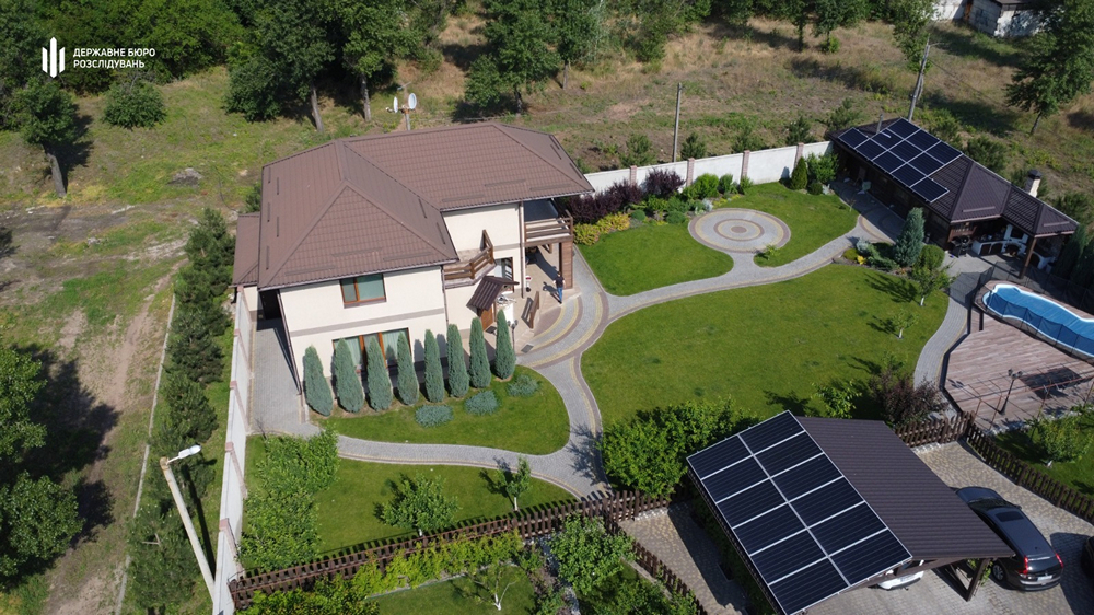 u zaporizhzhi dbr povidomilo pro pidozru eksposadovcyu dsns za nezakonne zbagachennya na majzhe 13 mln grn 5