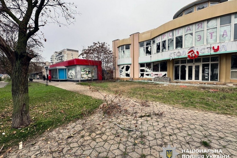 Окупанти вбили у Херсоні 6-річну дівчинку, ще 4 людей поранені (фото) 1 Окупанти вбили у Херсоні 6-річну дівчинку, ще 4 людей поранені (фото)
