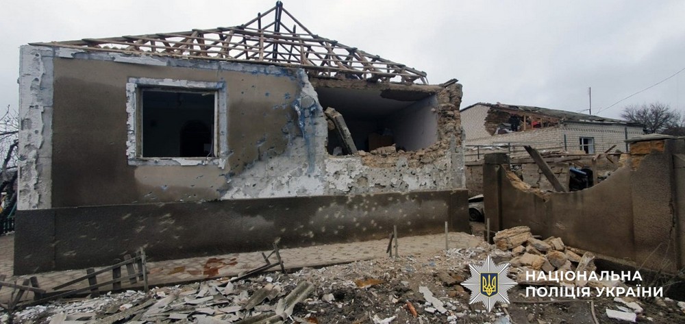14 поранених, 119 понівечених будинків, розбито школу, лікарню, магазин, АЗС – ворог жорстоко обстріляв Херсонщину (фото)