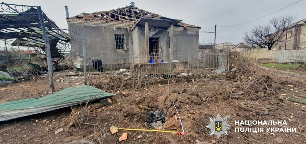 14 поранених, 119 понівечених будинків, розбито школу, лікарню, магазин, АЗС – ворог жорстоко обстріляв Херсонщину (фото)