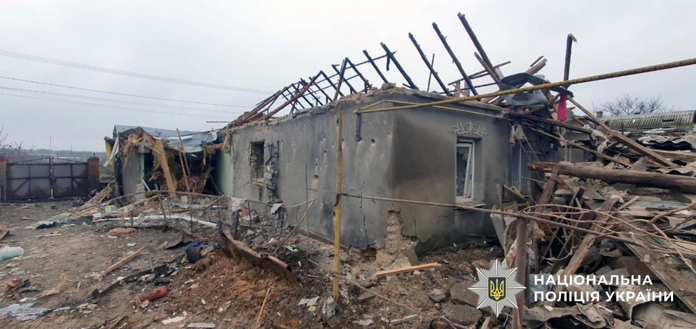 14 поранених, 119 понівечених будинків, розбито школу, лікарню, магазин, АЗС – ворог жорстоко обстріляв Херсонщину (фото)