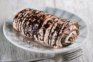 Рецепт дня: «Шоколадний меренговий рулет» – ідеальний десерт