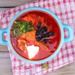 Рецепт дня: «Борщ з чорносливом і квасолею»