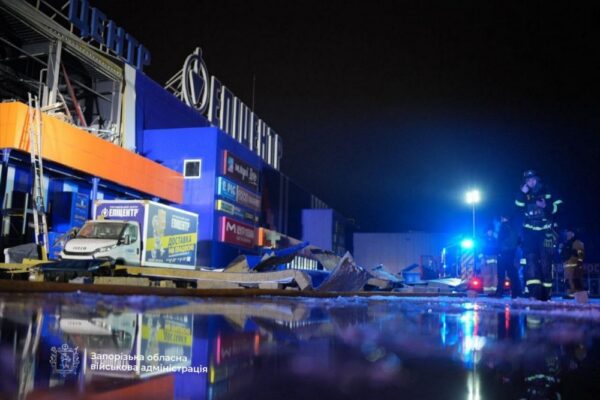 Нічна повітряна атака 22 січня: вбито підлітка, є поранені, удари по «Епіцентру» та енергетиці – все, що відомо (фото)