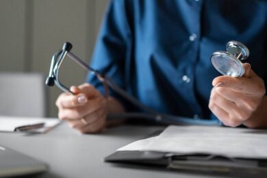 Вже 31 січня українцям почнуть надходити запрошення на Скринінг здоров’я 40+ – що відомо