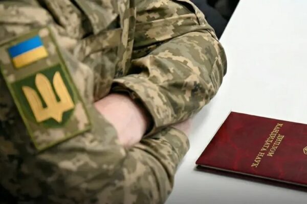 Щомісячні доплати військовим за науковий ступінь та вчене звання: кому і скільки гарантує держава