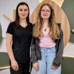 Тиждень ходила з голкою в руці – лікарі у Львові врятували школярку (фото)