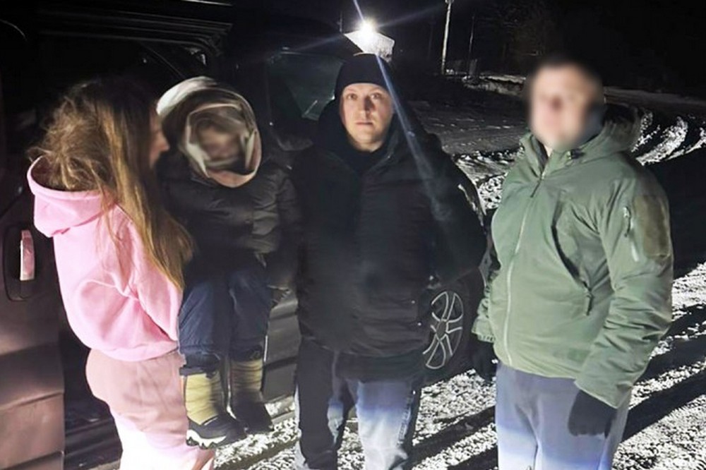 За 15 км від дому: на Хмельниччині розшукали 7-річного хлопчика, який ледь не замерз у лісі 1 За 15 км від дому: на Хмельниччині розшукали 7-річного хлопчика, який ледь не замерз у лісі