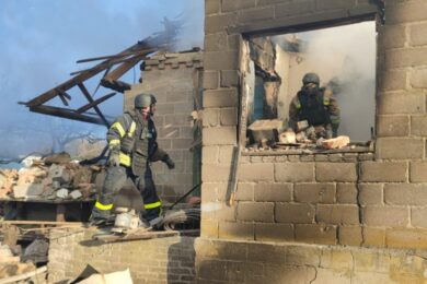 Мирні оселі перетворили на руїни