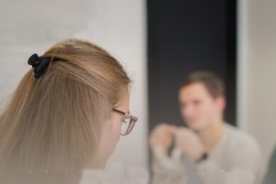 Безоплатна підготовка до НМТ для ветеранів і ветеранок: в Україні запроваджують «Зимовий вступ» на нульовий курс