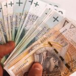 Грошова допомога українцям у Польщі: з 1 лютого зміняться умови програми 800+