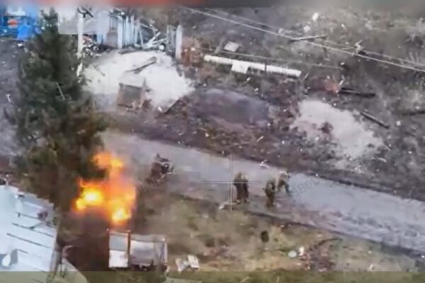 Окупант вкрав крісло, і його миттєво покарав український дрон (відео)