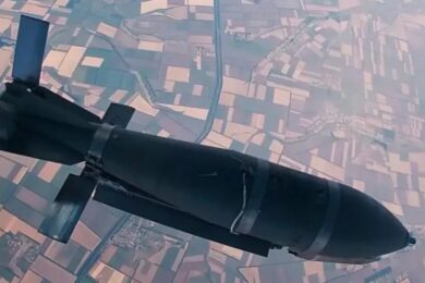 Продавчиня наводила російські бомби на оборонців Донеччини: як її покарали