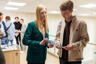 Переможці стажуватимуться у Європі: на Дніпропетровщині триває реєстрація до школи молодого лідера STARt LEAD