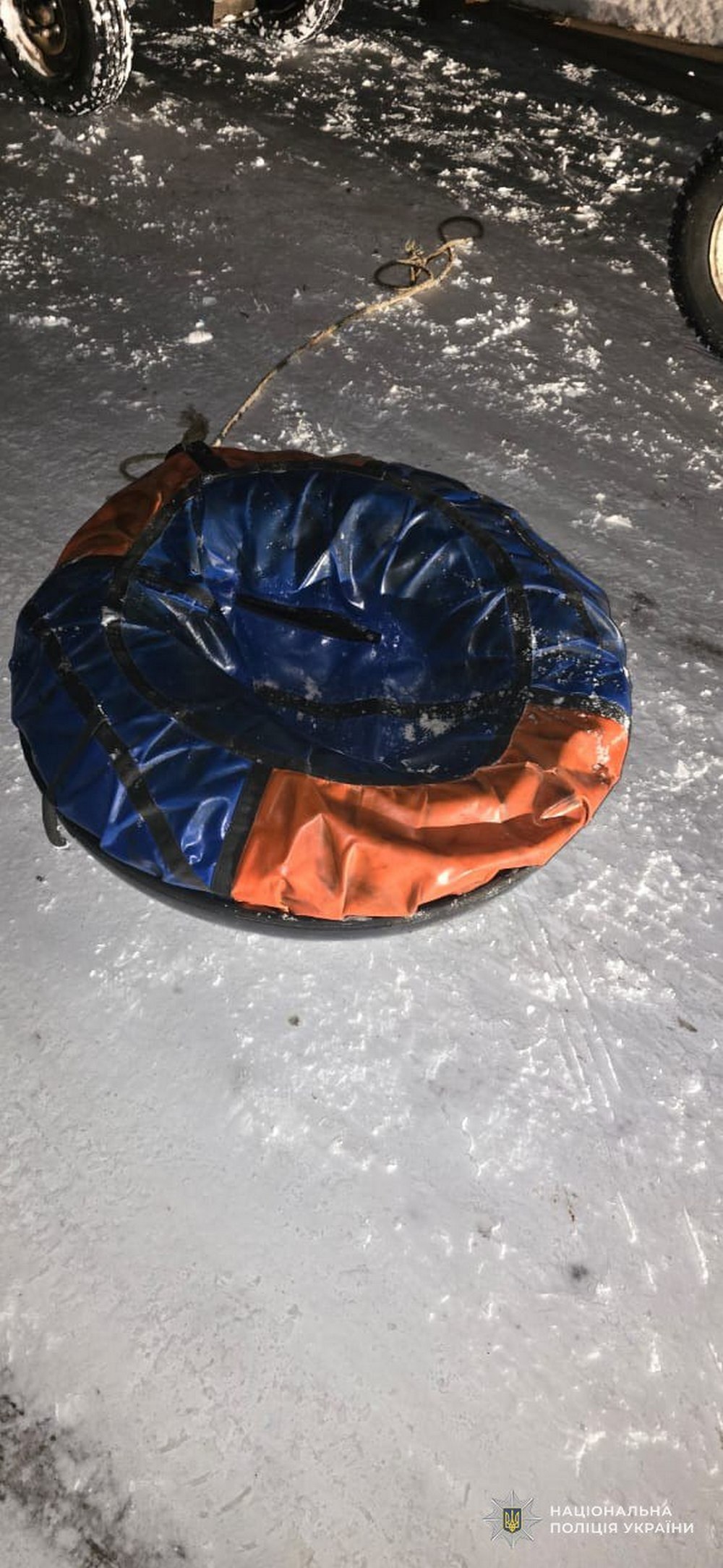 Через катання на тюбінгу, причепленому до воза, травмувався підліток – подробиці інциденту на Львівщині Через катання на тюбінгу, причепленому до воза, травмувався підліток – подробиці інциденту на Львівщині