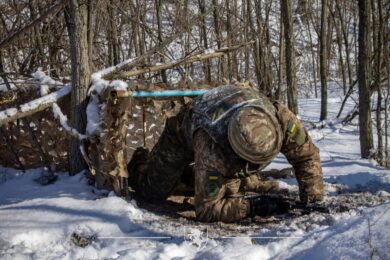 Обстановка на фронті 5 січня: ворог просунувся на Донеччині, втратив 990 солдатів, сталося 229 боїв