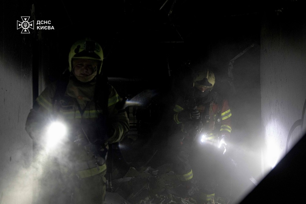 Ворог вдарив по лікарні у Києві: загинув пацієнт, є постраждалі (фото, відео)