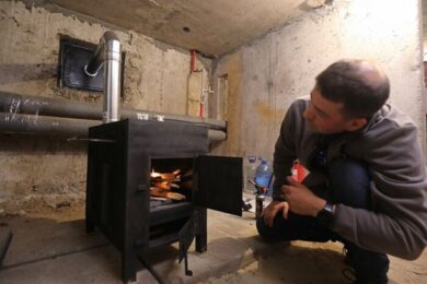 Допомога на Донеччині: мешканці громади можуть отримати буржуйки