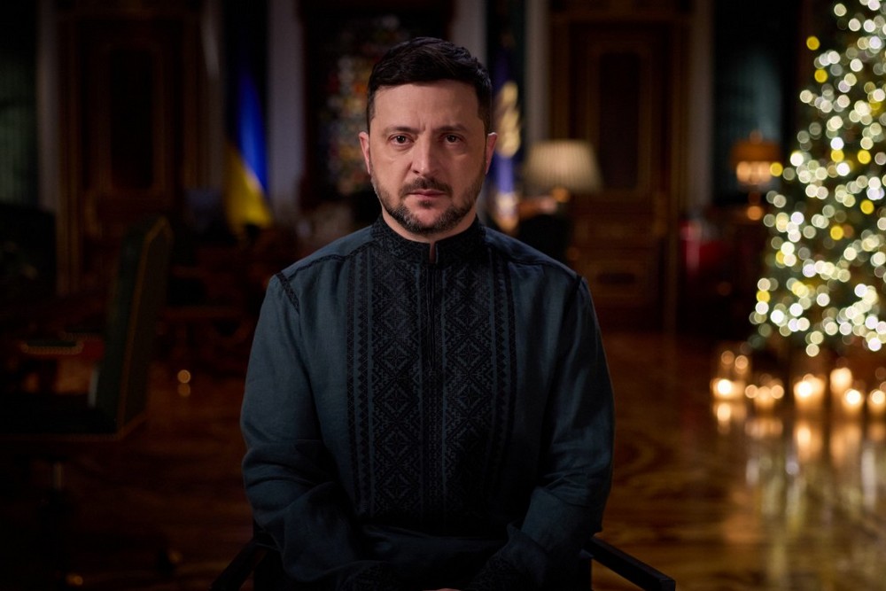 «Хочемо закінчення війни, але не закінчення України»: привітання Зеленського з 2026 роком (повний текст) 1 «Хочемо закінчення війни, але не закінчення України»: привітання Зеленського з 2026 роком (повний текст)