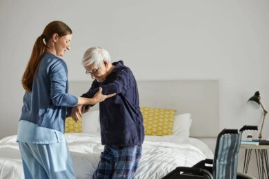 Медсестринський догляд для евакуйованих тепер протягом 60 днів: хто і як може отримати послугу – детальне роз’яснення