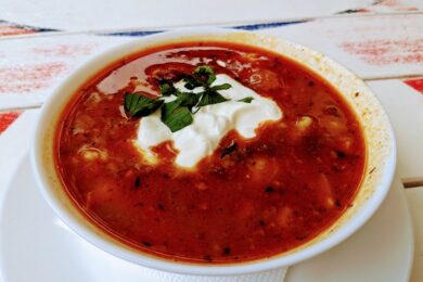 Безкоштовні гарячі обіди в Одесі щодня: куди приходити