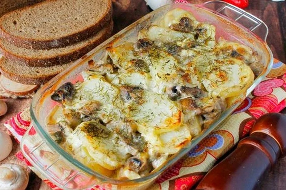Рецепт дня: «Страта з печерицями» – ніжний та ситний сніданок
