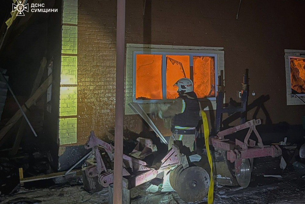 Нічна повітряна атака 6 січня: удари по енергетиці, є знеструмлення, виникли пожежі – все, що відомо