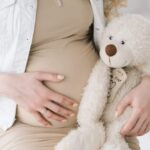 Допомога по вагітності і пологах: яка різниця для застрахованих і незастрахованих жінок у 2026 році