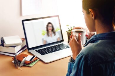 Безкоштовні психологічні консультації онлайн для жителів двох областей: як зареєструватися