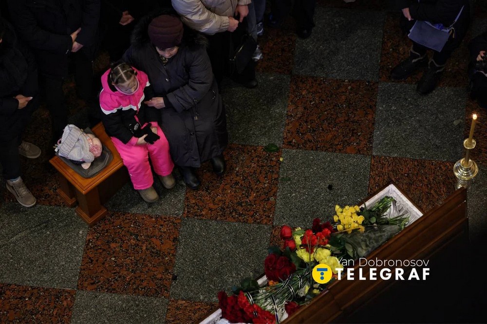 у Києві попрощалися з медиком «швидкої», якого вбила армія РФ у Києві попрощалися з медиком «швидкої», якого вбила армія РФ