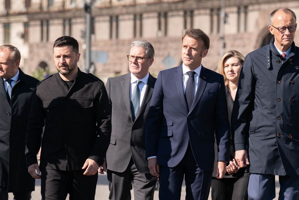 Коаліція охочих у Парижі 6 січня: оприлюднено чернетку комюніке зустрічі – все, що відомо 1 Коаліція охочих у Парижі 6 січня: оприлюднено чернетку комюніке зустрічі – все, що відомо