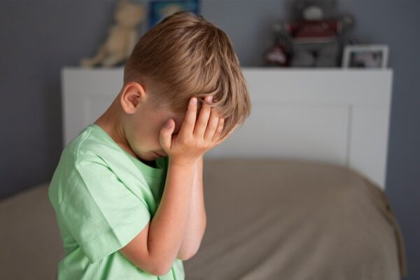 Якщо дитина стала тривожною: 6 ефективних вправ щоб зняти напругу