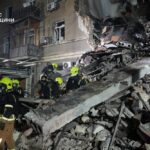 Багато поранених, під завалами шукають людей: ворог вдарив по Одесі вночі (фото, відео)