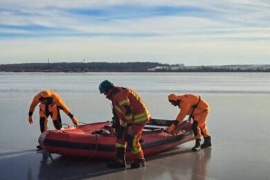 На Львівщині рибалка провалився під кригу і загинув – ДСНС