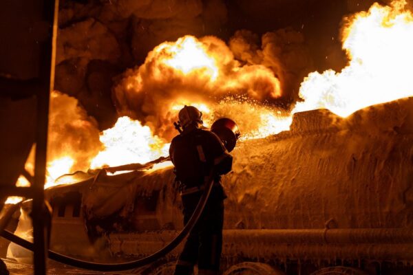 Масована нічна повітряна атака 24 січня: ворог залучив літаки стратегічної авіації, знову вдарив по енергетиці, є загиблі і десятки поранених – все, що відомо (фото, відео)