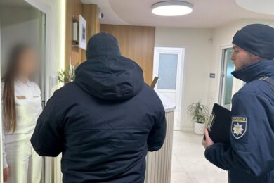 12-річна дівчинка померла після лікування у приватній стоматології в Ужгороді