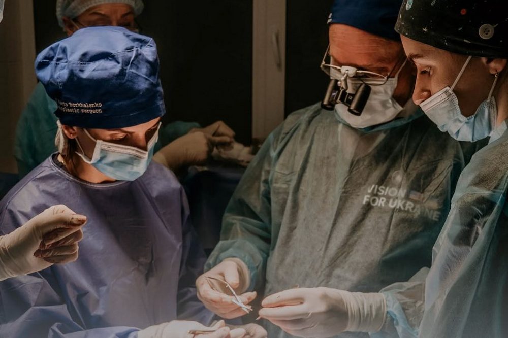 Пораненому військовослужбовцю відновили верхню щелепу за допомогою 3D-друку та пересадки кістки з ноги 1 Пораненому військовослужбовцю відновили верхню щелепу за допомогою 3D-друку та пересадки кістки з ноги