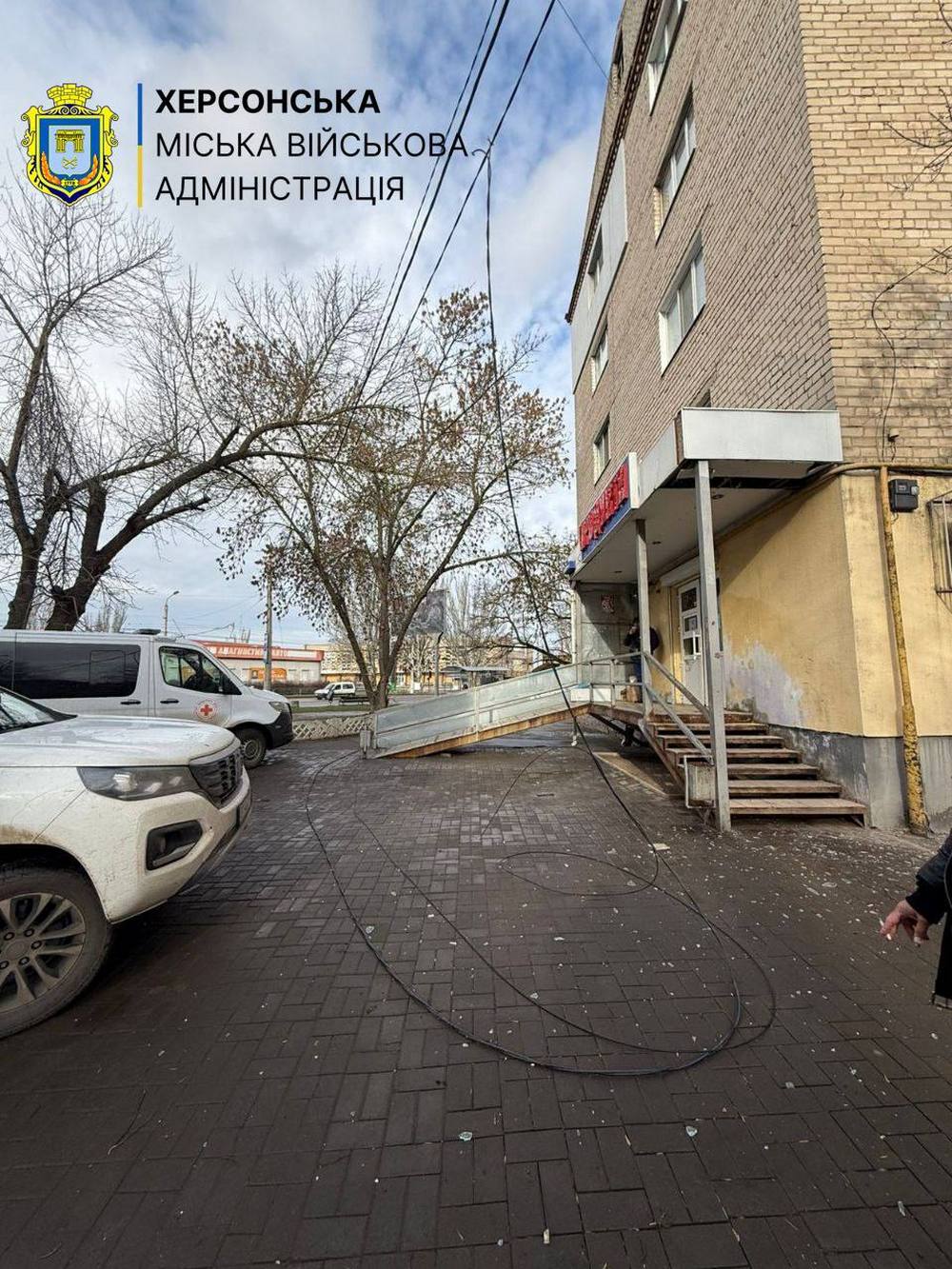 Є загиблі і поранені, пошкоджено дитсадок і медзаклад, ворог мінує житлові квартали – наслідки російського терору на Херсонщині Є загиблі і поранені, пошкоджено дитсадок і медзаклад, ворог мінує житлові квартали – наслідки російського терору на Херсонщині