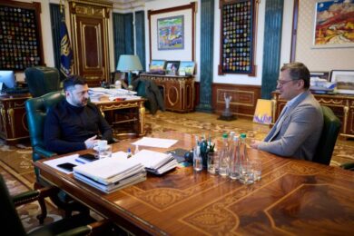 «Радий, що Дмитро – в команді»: Зеленський зустрівся з ексглавою МЗС Кулебою