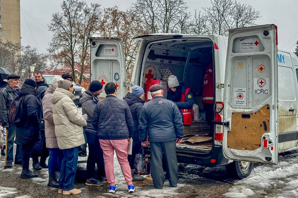 уманітарна допомога у Сумах від Червоного Хреста