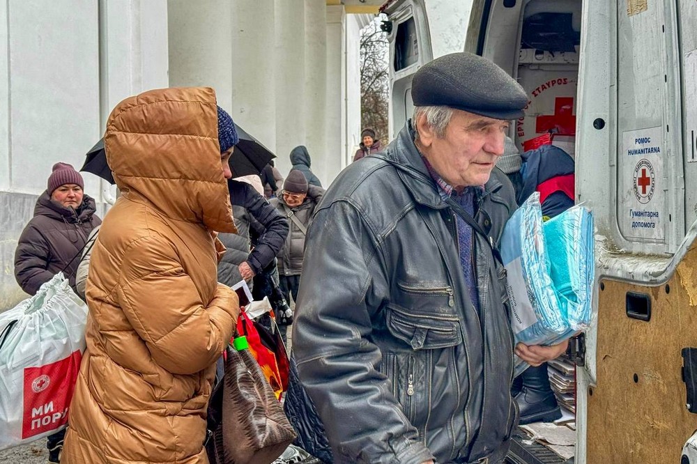 уманітарна допомога у Сумах від Червоного Хреста