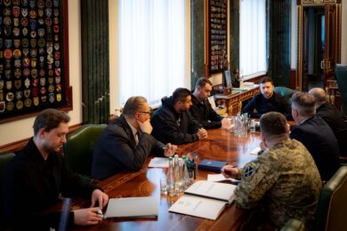 Зеленський доручив фіналізувати угоду про гарантії безпеки зі США та попередив Кремль про наслідки відмови від миру