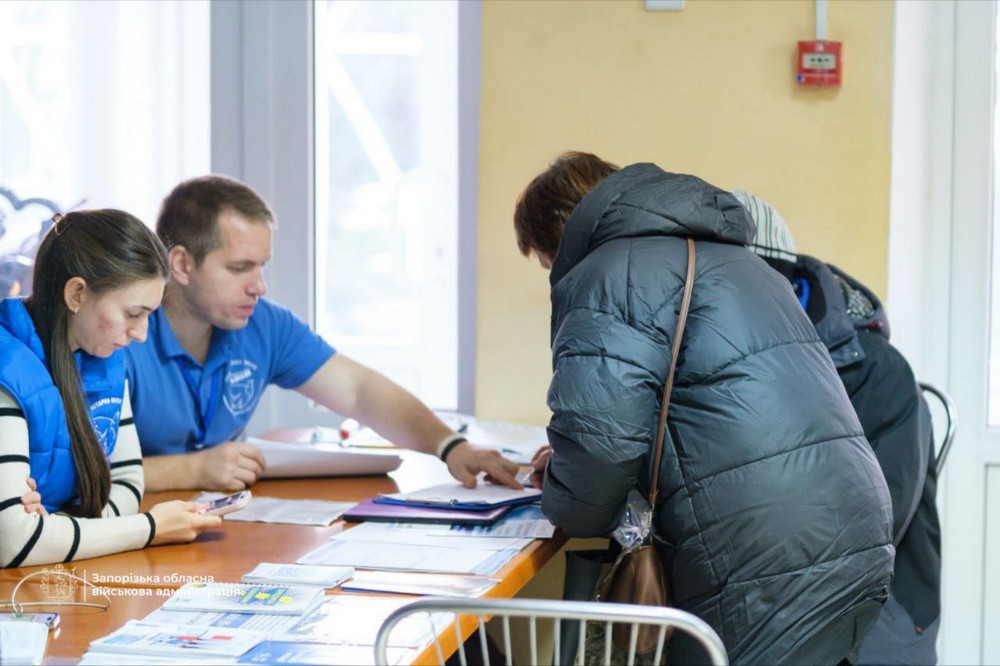Евакуація на Запоріжжі: яку допомогу можна отримати у транзитному центрі