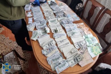 У очільниці ВЛК на Дніпропетровщині виявили 300 тисяч доларів: вона організувала масштабну схему ухилення від мобілізації
