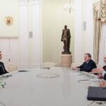 «Росія продовжить війну»: заяви представника РФ після зустрічі Путіна з американцями у Москві