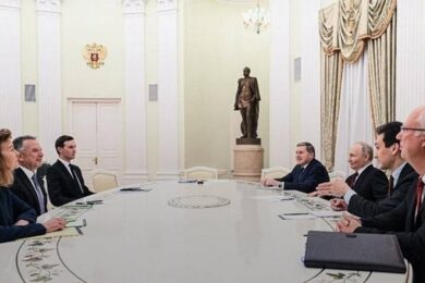 «Росія продовжить війну»: заяви представника РФ після зустрічі Путіна з американцями у Москві