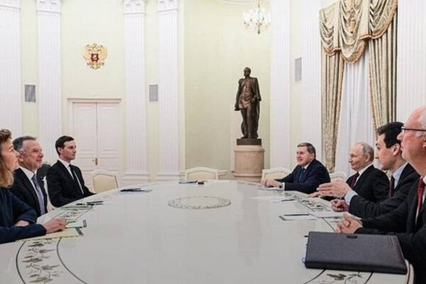 «Росія продовжить війну»: заяви представника РФ після зустрічі Путіна з американцями у Москві